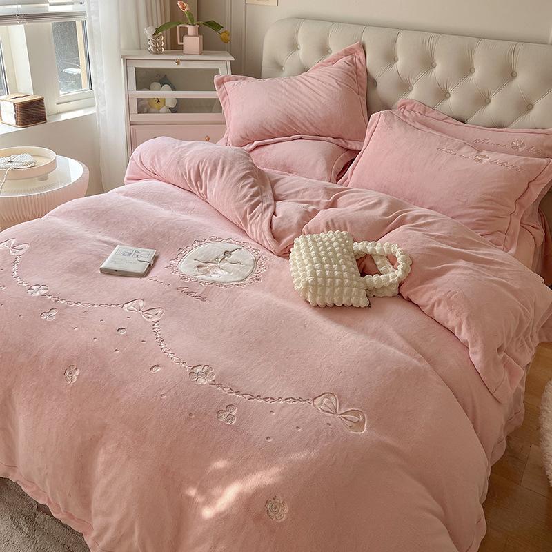 Four Piece Patch Embroidered Coral Velvet Quilt Cover With Thickened Flannel Bed Sheet Quilt Cover In Winter