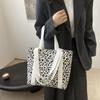 Сумка через плечо в иностранном стиле для литературных и художественных студентов, вместительная, с леопардовым принтом, персонализированная, трендовая, женская сумка