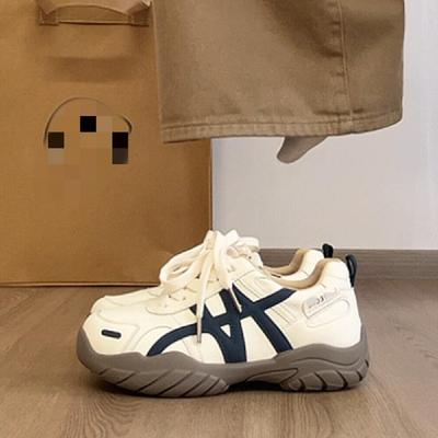 Повседневные женские кроссовки на платформе, новая осенняя универсальная спортивная обувь, модные маленькие белые кроссовки для папы