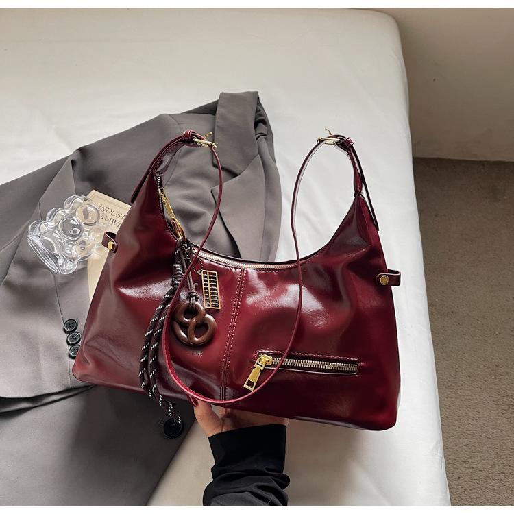 2025 новая маленькая сумка подмышку женская универсальная трендовая модная сумочка повседневная на плечо сумка-мессенджер