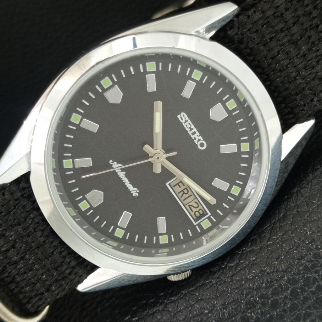 ВИНТАЖНЫЕ ОТРЕМОНТИРОВАННЫЕ МУЖСКИЕ АВТОМАТИЧЕСКИЕ ЧАСЫ SEIKO 5 ЯПОНИЯ ЧЕРНЫЙ ЦИФЕРБЛАТ a709597-1