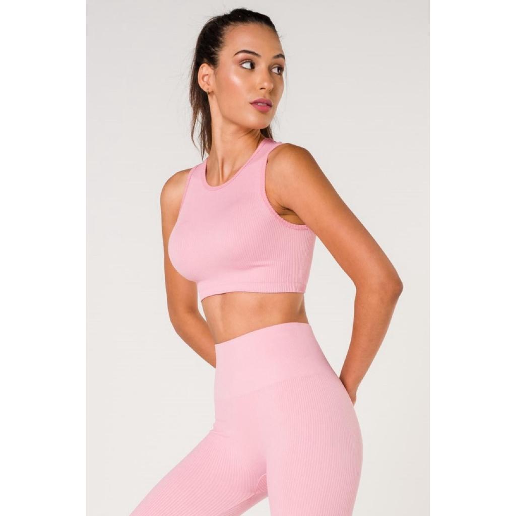 Бесшовный спортивный бюстгальтер в рубчик