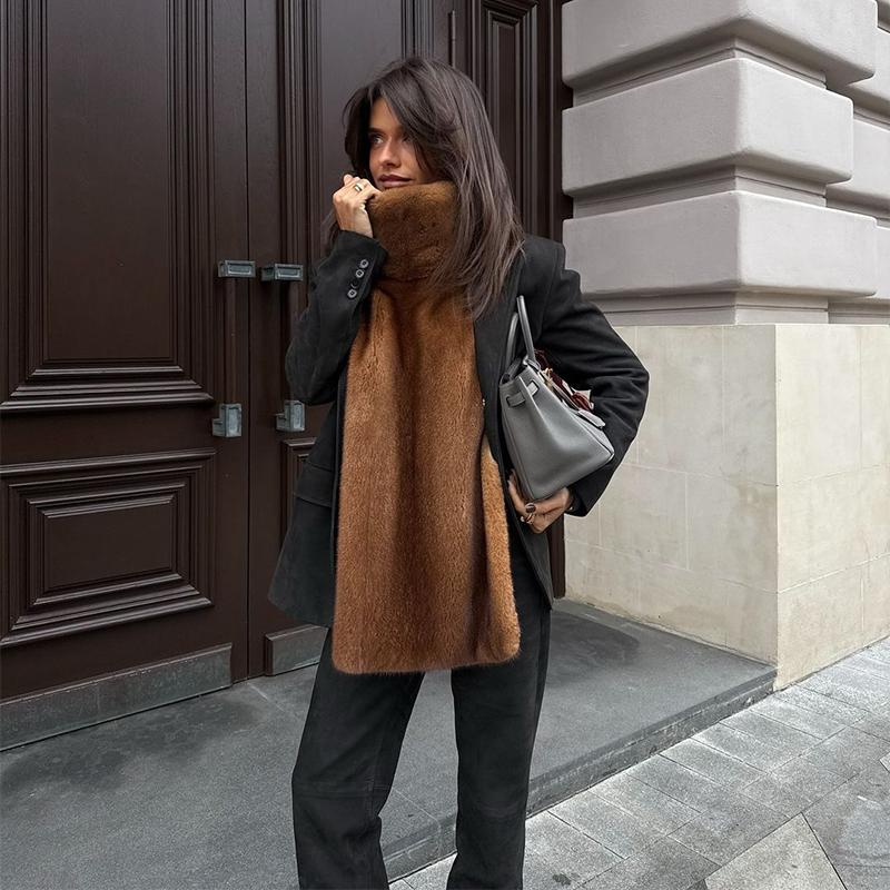 Женские меховые жилеты с высоким воротом, теплые свободные безрукавки, женские жилеты-накидки 2025 года, ранняя весна, уличные роскошные топы-безрукавки для леди