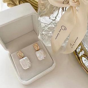 Literary retro butterfly stud earrings s911 silver needle 11k gold injection fashion versatile natural freshwater pearl earrings women ins