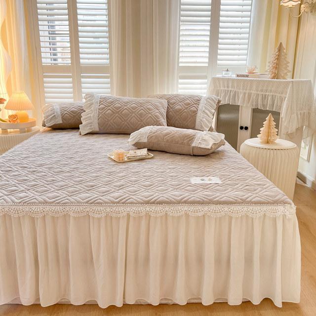 Корейское кружевное молочно-бархатное покрывало на кровать с рюшами, толстое покрывало королевского размера, стеганое покрывало для двуспальной кровати, мягкое теплое с 2 наволочками
