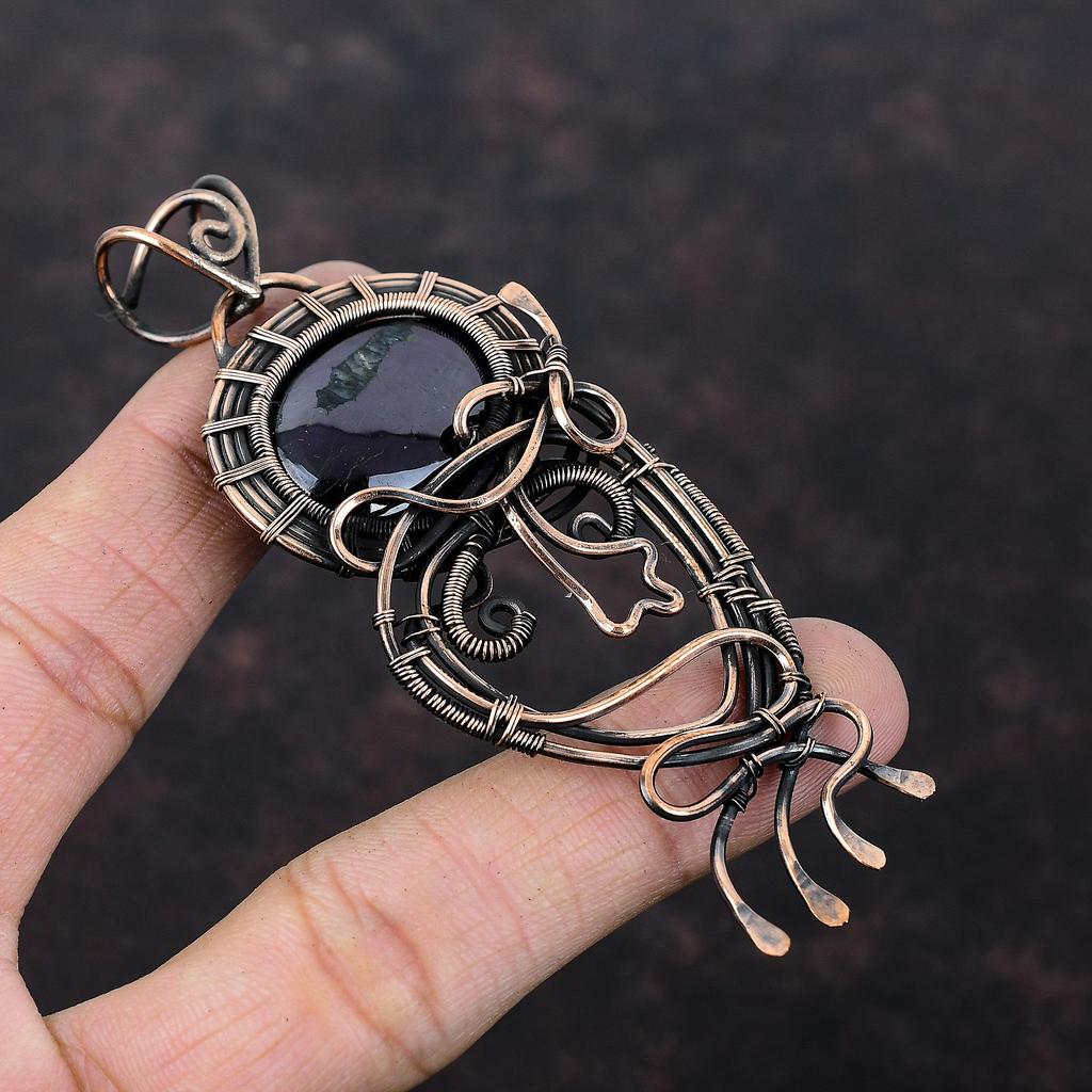 Подвеска из сугилита, медная проволочная обертка, подвеска ручной работы, медные украшения из сугилита, потрясающая подвеска из драгоценного камня, проволочная обертка, ювелирные изделия для подарка