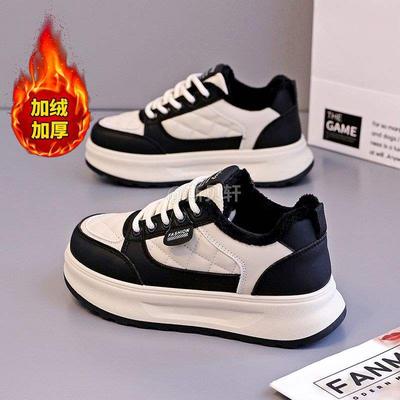 Флисовые утепленные хлопковые туфли 2025 новые зимние теплые женские туфли модный тренд универсальные повседневные туфли кеды белые туфли