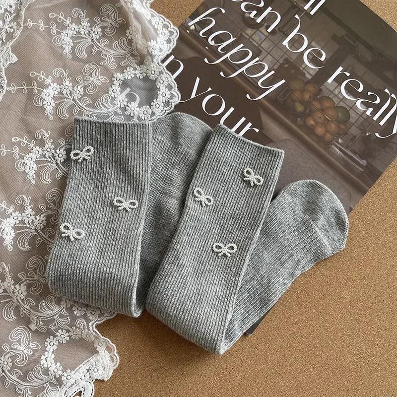 1 пара модных детских носков из телячьей шерсти, креативный дизайн, однотонные детские носки с жемчужным бантом, весна-осень, мягкие хлопковые носки