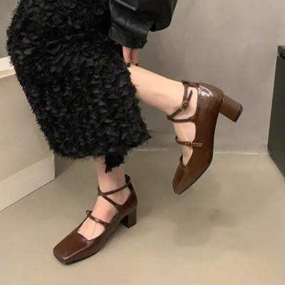 Мода 2025 Женские Весенне-Летние Новые Простые и Щедрые Туфли на Высоком Каблуке Лолита Женские Универсальные с Пряжкой Тонкие Ремни Перекрещенные Каблуки