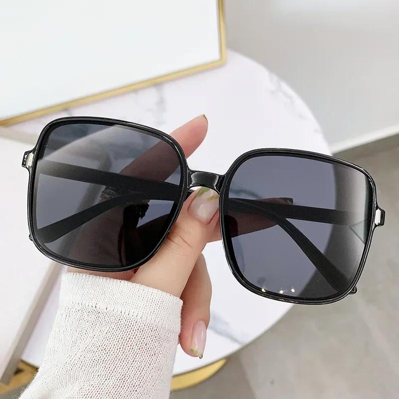 New  Square Sunglasses With Gradient Color Sunglasses Women'S Trend Uv Resistant Retro Oversized Eyeglasses Fashion Eyewear