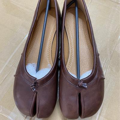 Складные балетки, туфли с раздельным носком, туфли на одной педали с мелким вырезом в нишевом стиле