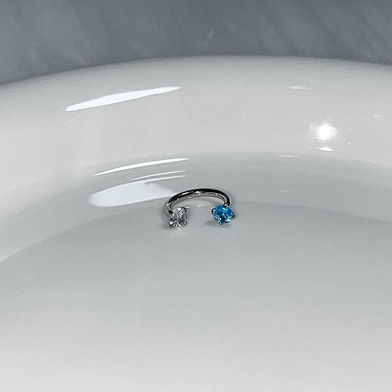 Стильная серьга-кафф в форме подковы из титановой стали с циркониевой шпилькой