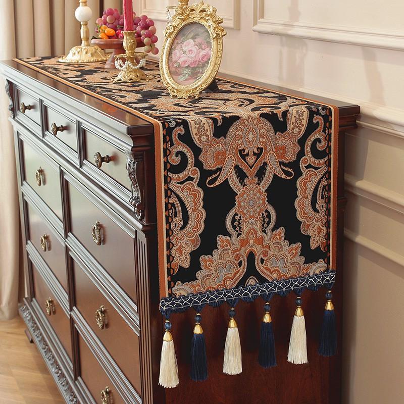 Luxury Chic Table Runner Dining Floral Embroidery Waterproof Oil-Resistant Chenille Fabric American Vintage Style