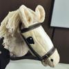 Реалистичная плюшевая голова лошади на деревянной палке с деревянной ручкой. Костюмный аксессуар для сценических выступлений и творческих игр.