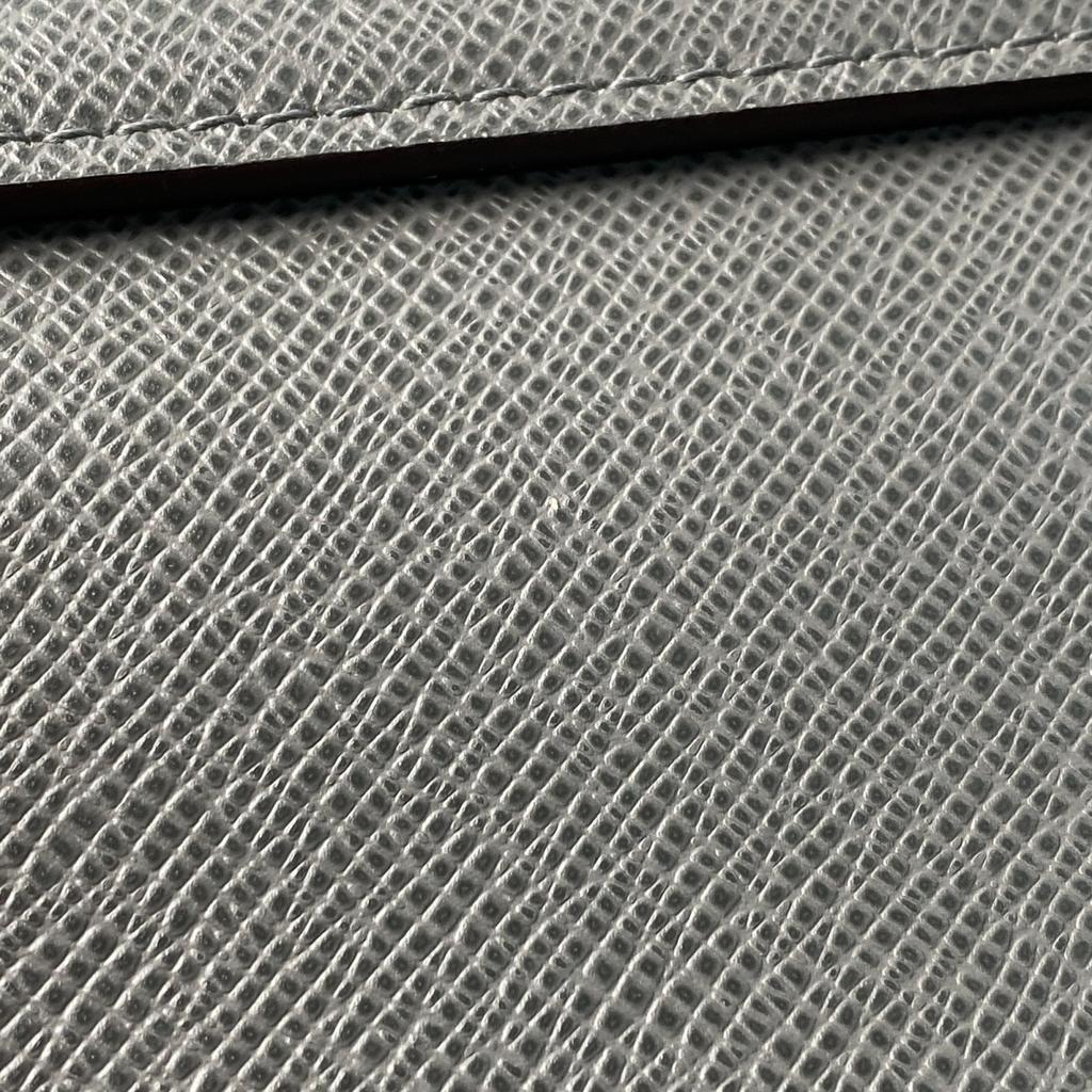 Подержанная мужская кожаная сумка через плечо LOUIS VUITTON Серая