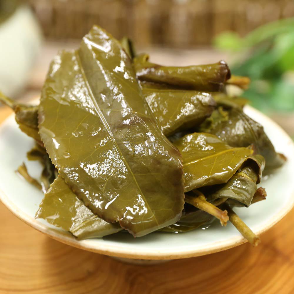 Насыщенный, ароматный чай. Вкус цветочный, с ароматами грецких орехов