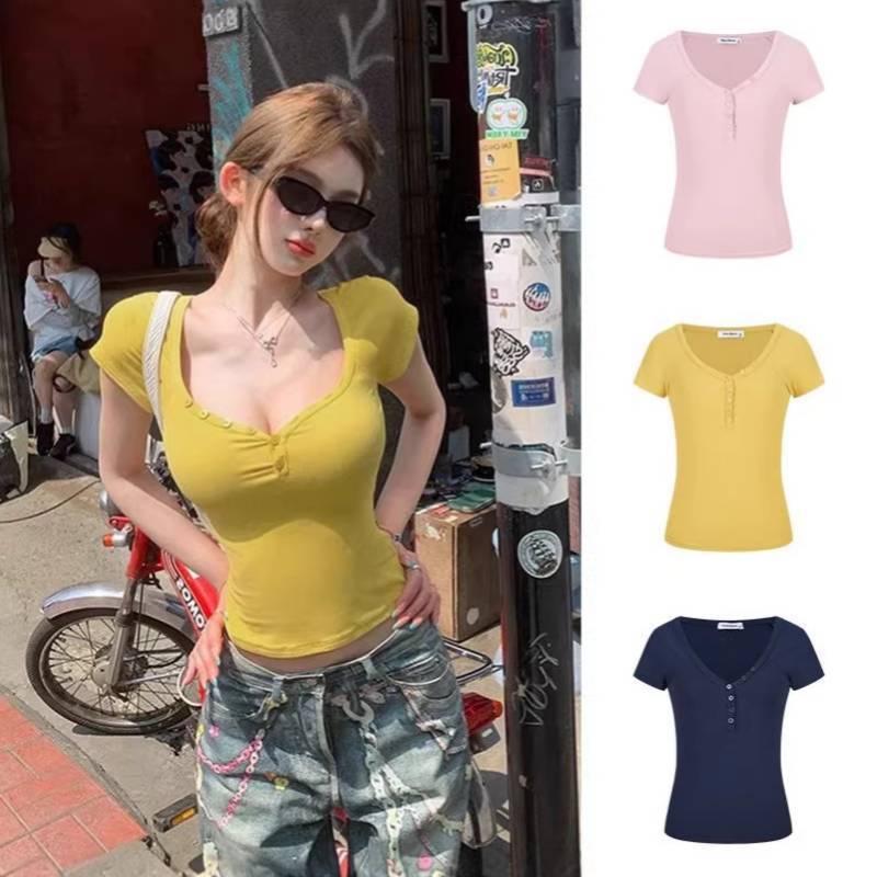 Queen White Vneck Short Sleeve T Shirt For Summer Casual Women