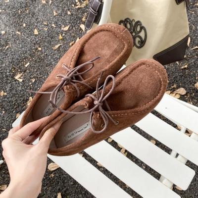 Модные ретро лоферы слипоны 2025 дизайнерские новые из коровьей замши мягкие плоские лоферы трендовые удобные универсальные на шнуровке женские плоские туфли