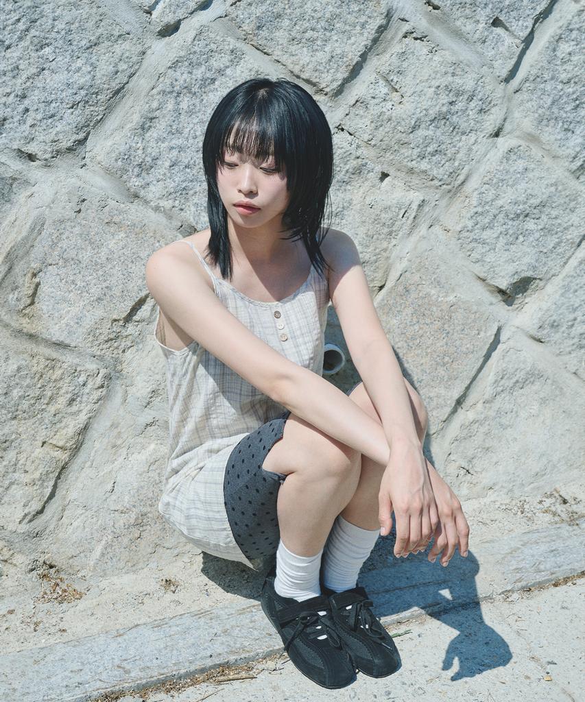 Mihebeu [Blue Closet X Miheb] Проверенное многослойное платье без рукавов Масляно-желтое