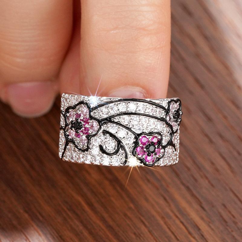 Meier Two-tone floral ring: stylish, elegant, and fresh with a touch of country charm