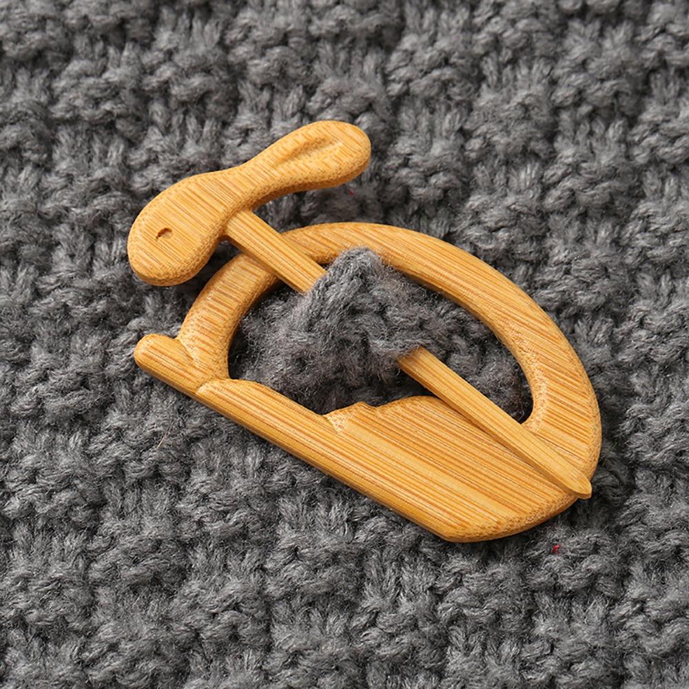 Maple Leaf Animal Sweater Pin Umbrella Kitty Scarf Buckle Dancing Piggy Wooden Brooch  Party