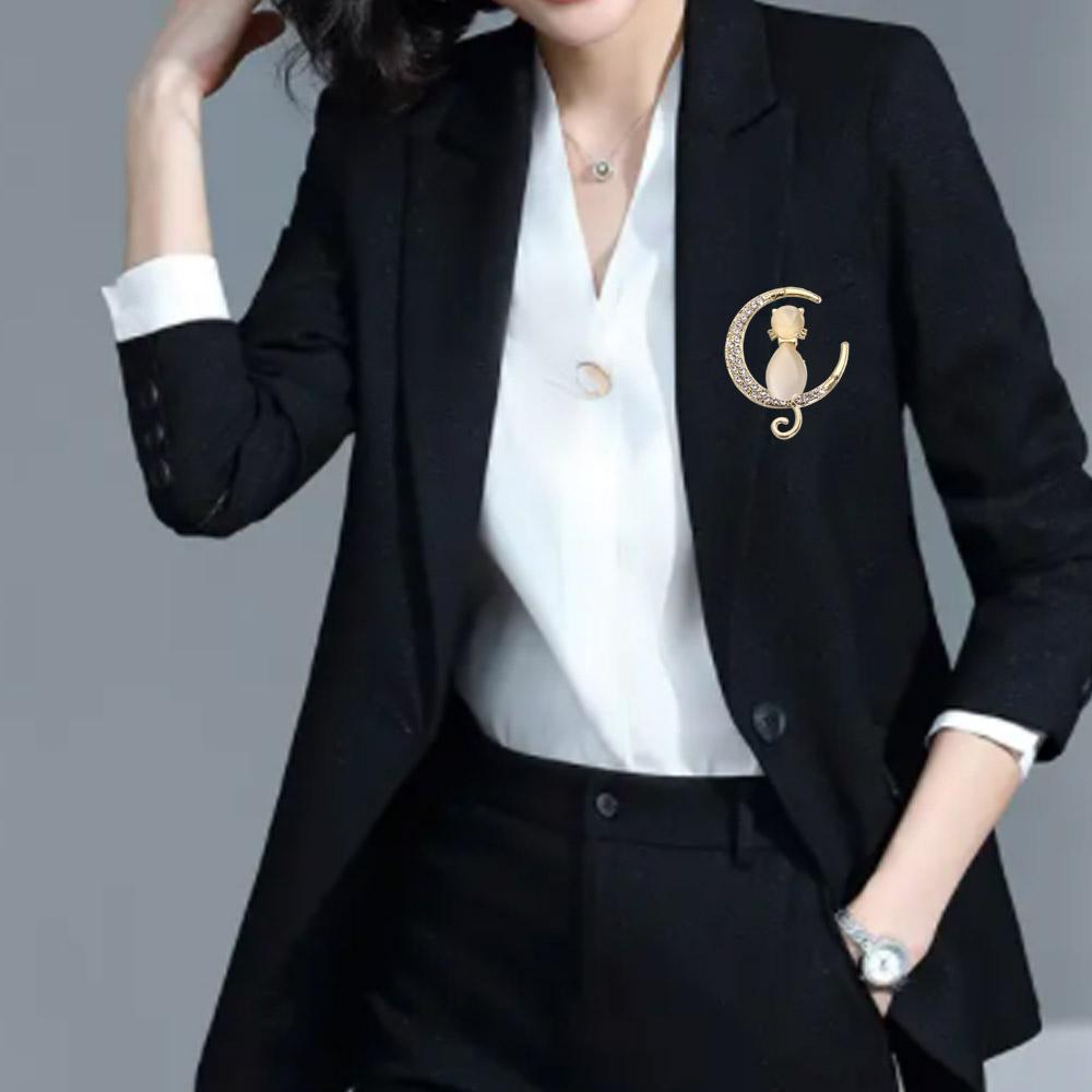 Праздничные украшения Аксессуары для одежды Стразы Корсажная брошь Брошь на лацкан Значки Лунная кошка Брошь Женская брошь