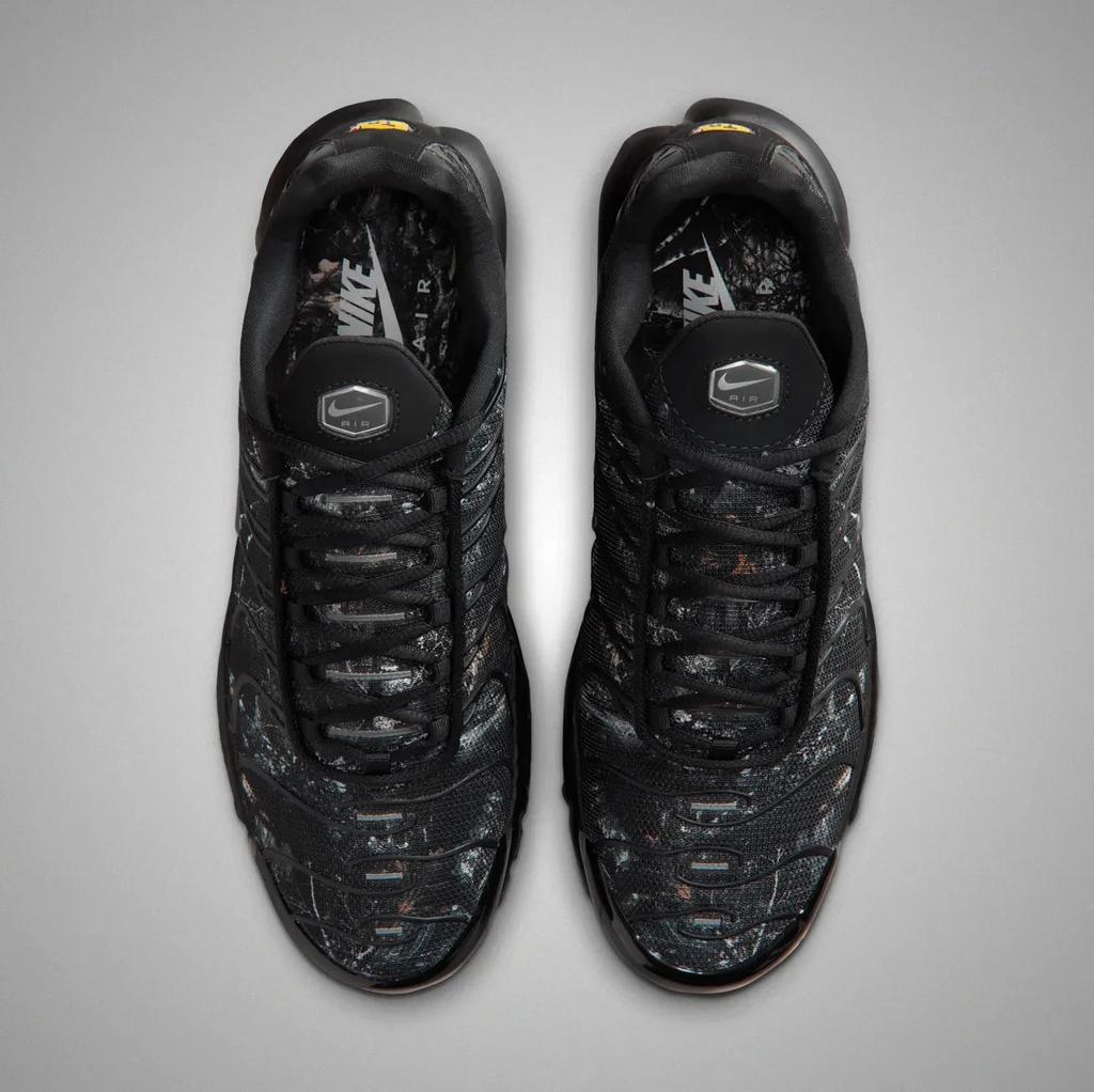 IQ0301-070 Nike Air Max Plus Черный (Мужской)