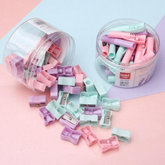 Офисный набор с покрытием из розового золота: 6-секционные зажимы с длинным хвостом, скрепки для бумаги, металлические кнопки, кнопки и место для хранения переплета.