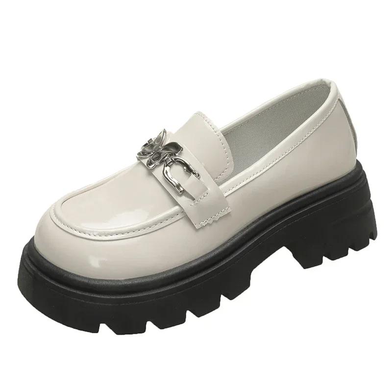 Новые женские лакированные лоферы на толстой подошве, квадратный каблук, круглый носок, металлическая отделка, женская обувь, противоскользящая, удобная, для отдыха