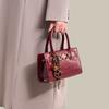 Large-capacity spring and summer handbag, shoulder tote bag, crocodile pattern bag for women, simple and foreign versatile women
