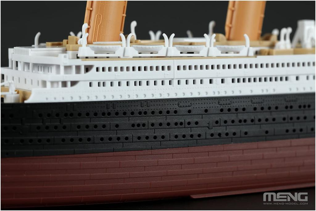 Meng Model Titanic Luxury Cruise Ship Plastic Model MPS008 Molded Color 1/700 Pre-Colored