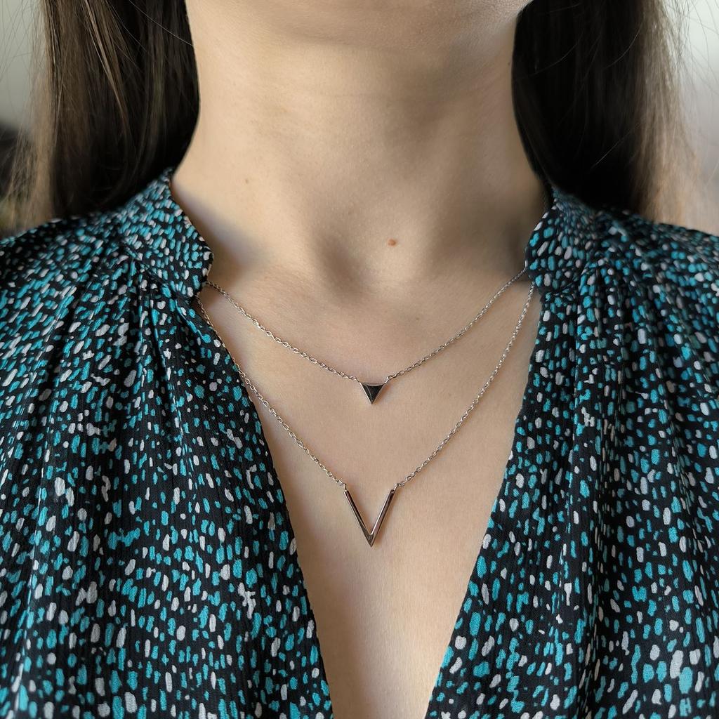 Серебряное колье с без камней, вес изделия 4,24 гр (2183938)