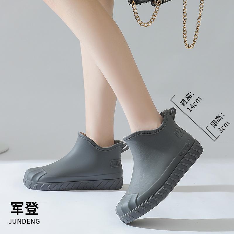 Rain shoes women's fashion outer wear water shoes waterproof and non-slip soft sole kitchen short rubber shoes rain boots batch
