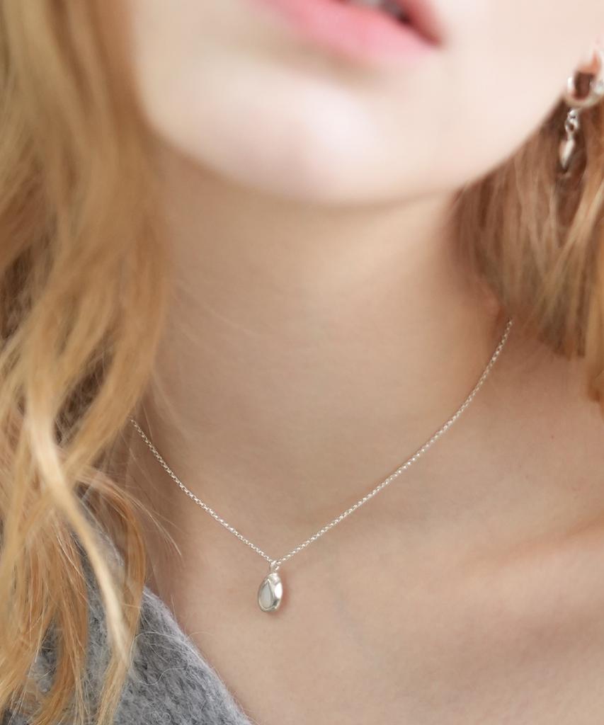 Reindeer Gentle Stone Necklace 02