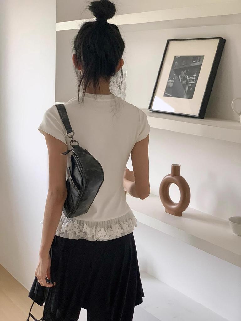 Женская белая футболка с коротким рукавом прилегающего силуэта в балетном стиле с кружевной отделкой - Коллекция Лето 2025