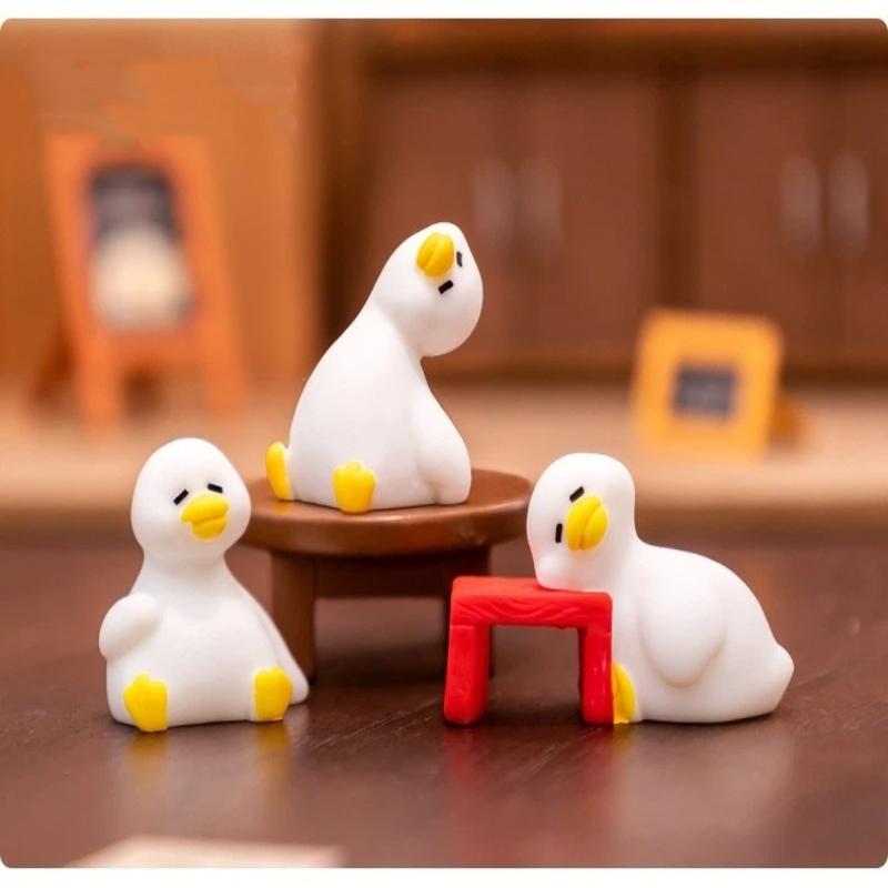 7PCS Miniature Duck Ornaments Lovely Tiny Duck Figurine Toys Lightweight Small Decor for Dollhouse Kids Birthday Party Gifts