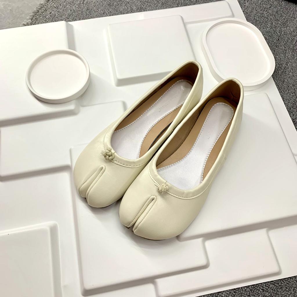 Найди второй волосок! Виноградная мать та же обувь взрыв круглый носок раздвоенный носок свиные копытца мелкий вырез с юбкой плоская подошва обувь