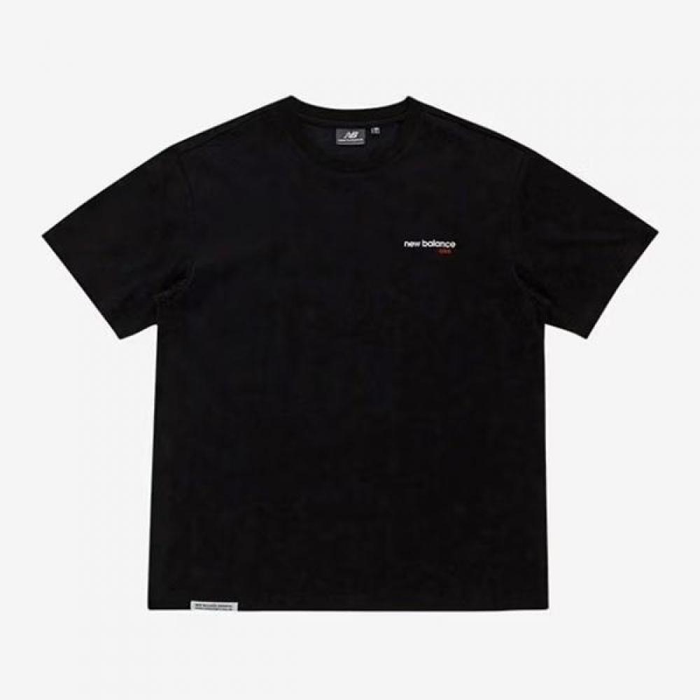 New Balance EssenTial Back Футболка с большим логотипом Nbned21023