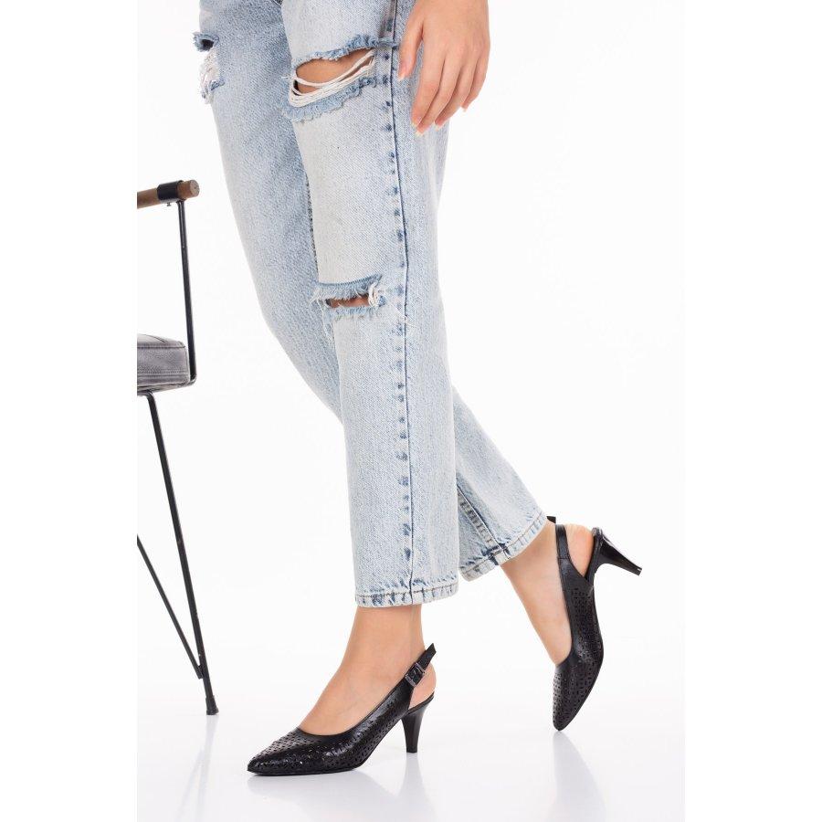 Женские кожаные летние стильные сандалии на среднем каблуке