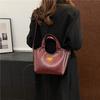 Модная и повседневная универсальная сумка-ведро для ношения в руке, женская, осень-зима 2025, новая нишевая простая высококлассная сумка через плечо