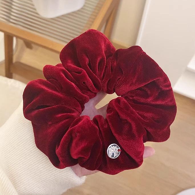 Elegant Black Velvet Scrunchie for Women – Durable, Versatile Hair Tie for High Ponytails and Buns