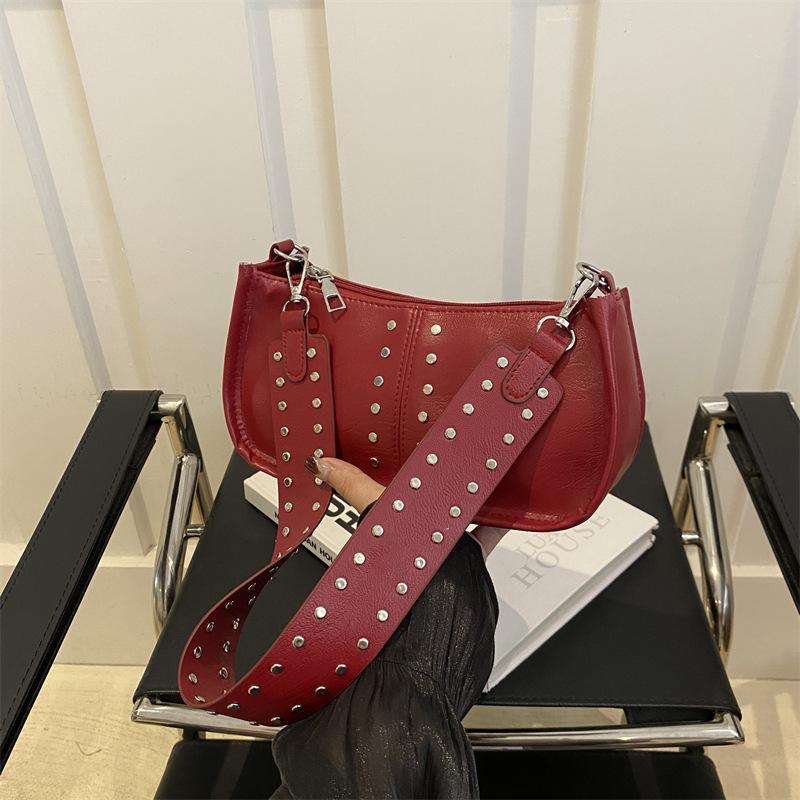 High End Fashionable Shoulder Bag for Women In Autumn New Retro Oil Leather Casual Crossbody Bag Fashionable Rivets for Women