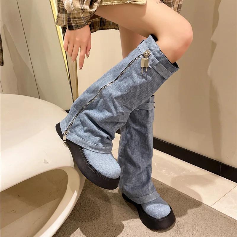 Модные плиссированные синие джинсовые сапоги до бедра для женщин, осенние ковбойские сапоги на толстом каблуке, женские длинные сапоги в стиле вестерн, сапоги на молнии и платформе