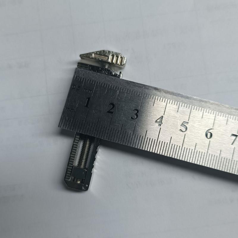 Легкие Алюминиевые Сплавы Многофункциональный Брелок-Ключ Интегрированный Гвоздодер Удаление Открывание Бутылок Компактный Дизайн