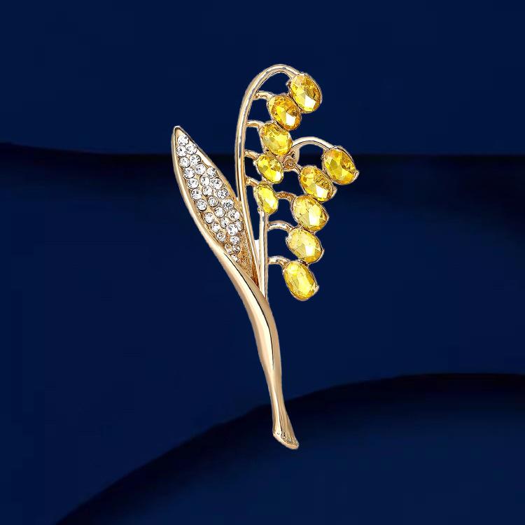 Нежная брошь «Лилия долины», женственная имитация кристаллов, легкая роскошная брошь с нишевым дизайном, аксессуары для костюмов