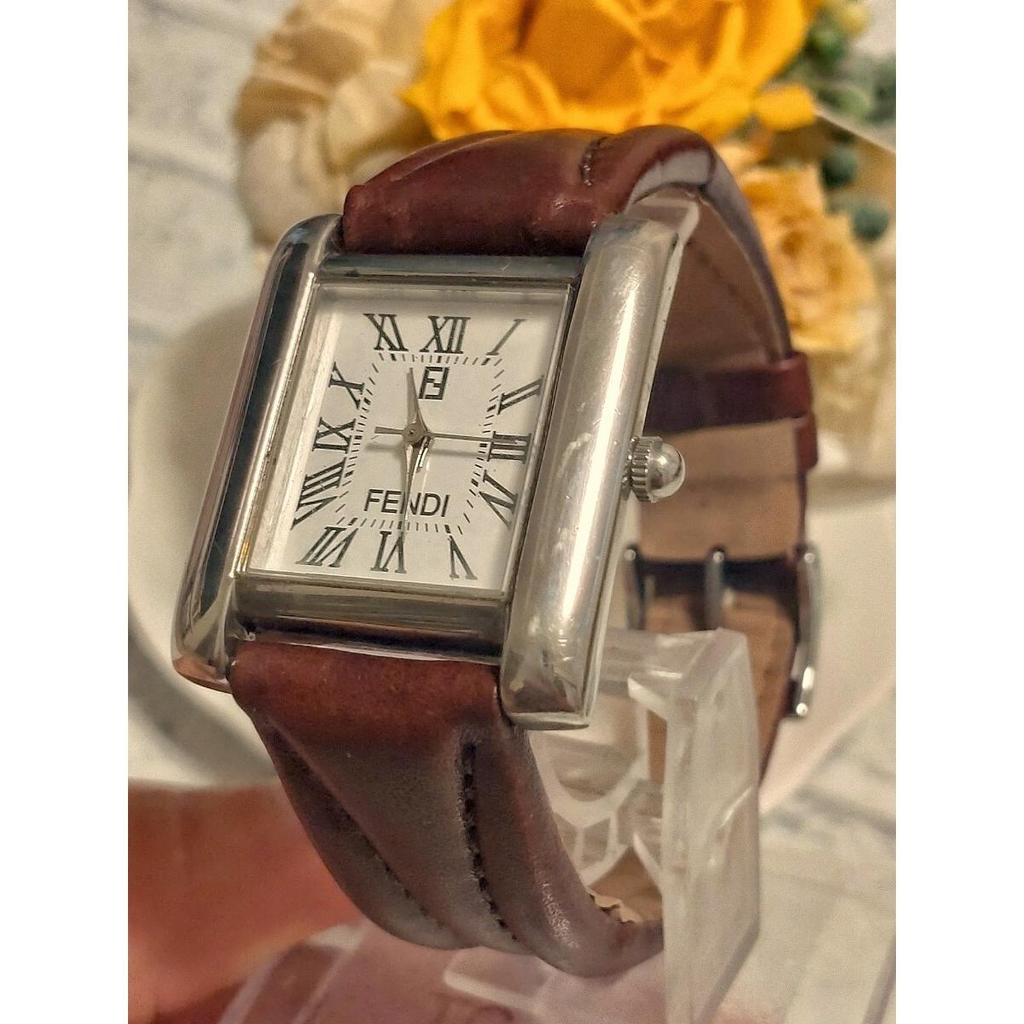 Б/У Операция FENDI Fendi 1925 Женские часы Квадратные TANK Tank Римская Индексация Кожаный Ремешок Винтаж