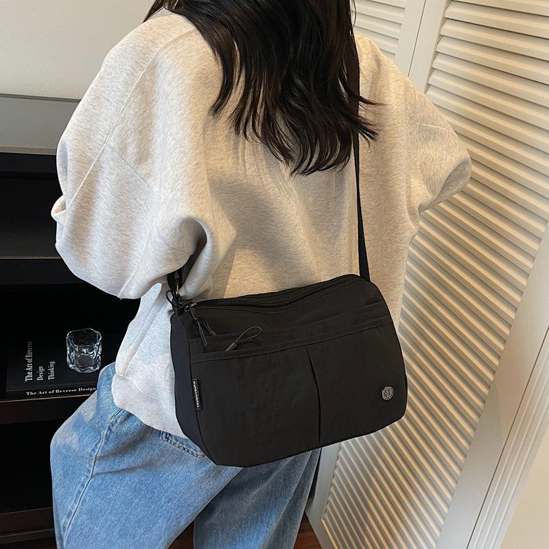 Женская спортивная минималистичная сумка кроссбоди 2025: Легкая, Вместительная, Универсальная наплечная сумка для поездок на работу или повседневного использования