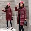 Осень и зима новая корейская версия облегающего кроя средней и длинной куртки-пуховика женская тонкая лацкан большого размера с длинным рукавом оптовая тенденция