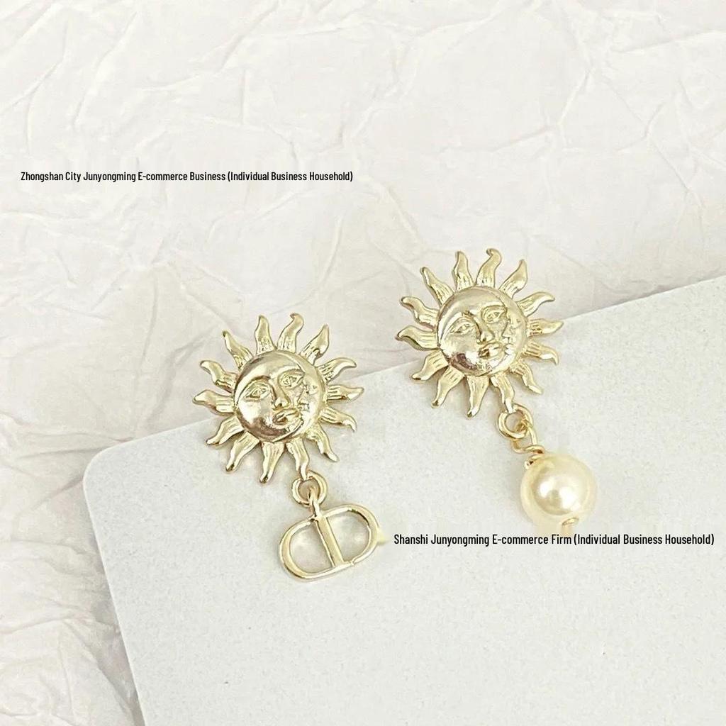 Asymmetrical Gold Pearl CD Stud Earrings – Niche Design for Women
