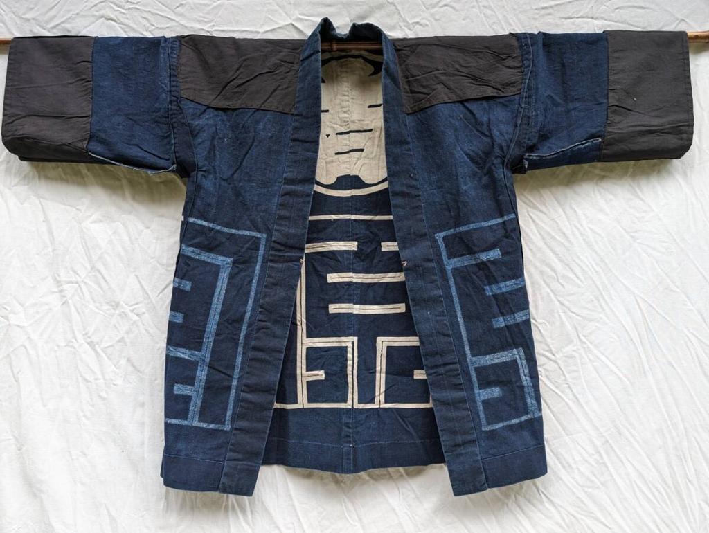 [Б/У] Антикварный синий хаппи-коат, с гербом «Мару-ни-Кити» (Символ удачи), Винтажный японский стиль Ёсихара, Корпоративный брендовый хантэн, Редкий хлопок айдзомэ, Япония